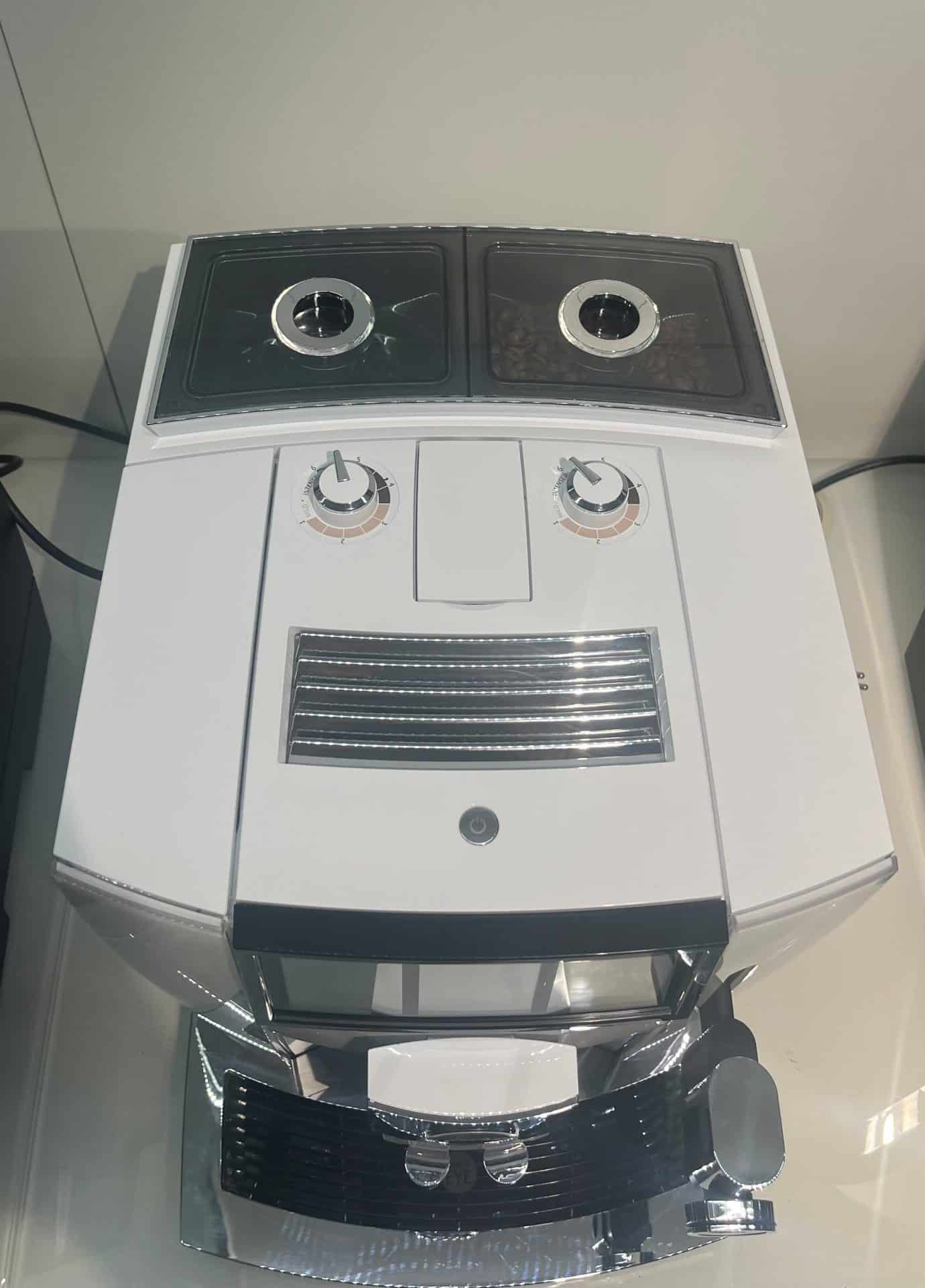 J8 Twin 4